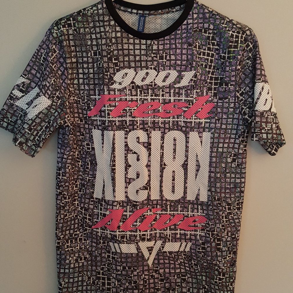 DIVIDED H&M graphic tee